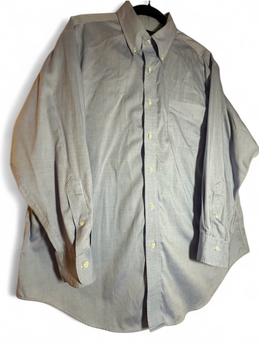 Men's Classic Button-Down Shirt in Light Gray 17 32/33